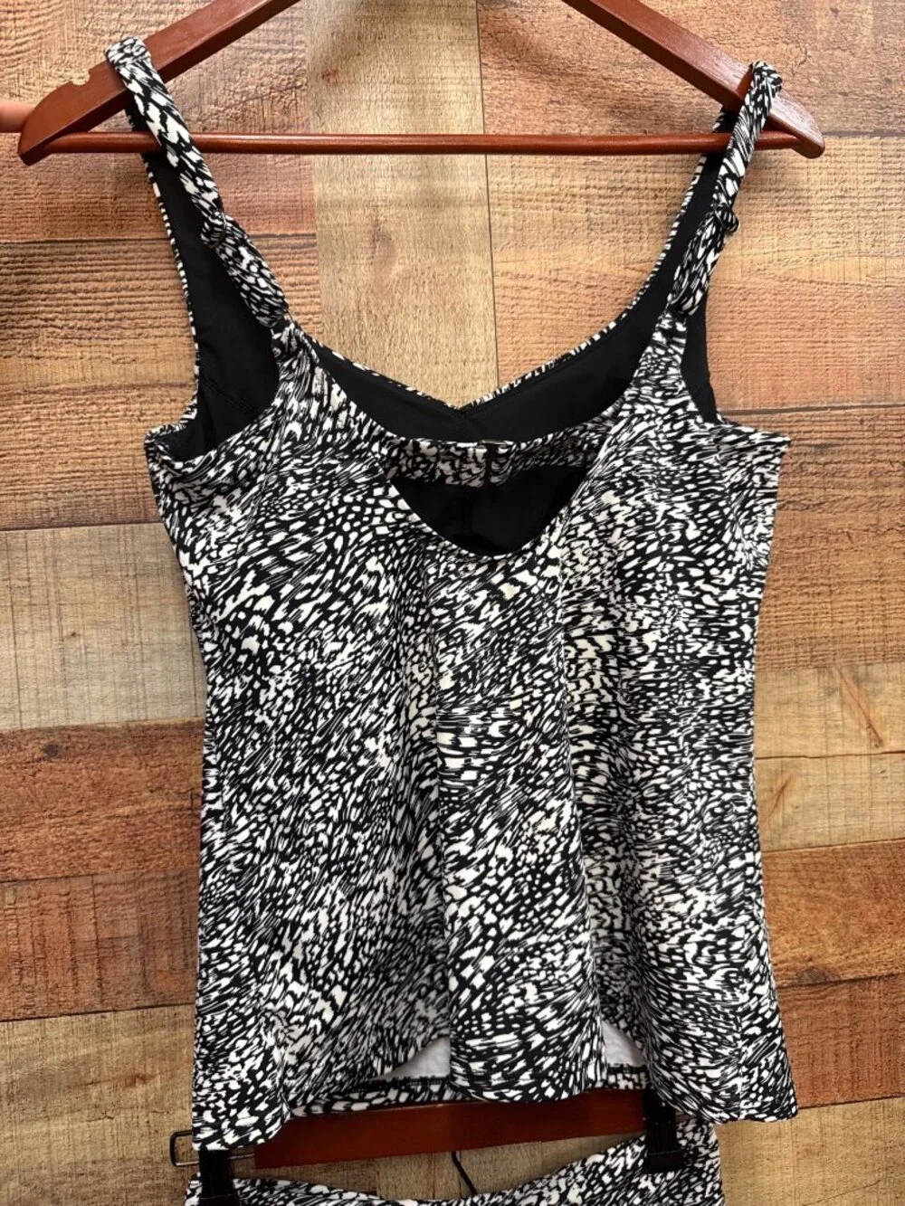 Athleta 36b top